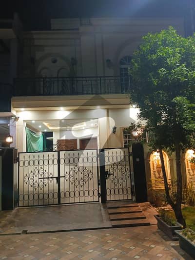 ڈی ایچ اے 11 رہبر فیز 2 ڈی ایچ اے 11 رہبر,لاہور میں 4 کمروں کا 4 مرلہ مکان 1.65 کروڑ میں برائے فروخت۔ ڈی ایچ اے 11 رہبر فیز 2 ڈی ایچ اے 11 رہبر,لاہور میں 4 کمروں کا 4 مرلہ مکان 1.65 کروڑ میں برائے فروخت۔