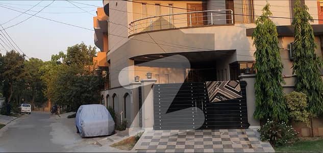 Brand New 4.5 Marla Corner Double Gated Double Story Double Kitchen House Engineers Town Near Defence Road LHR