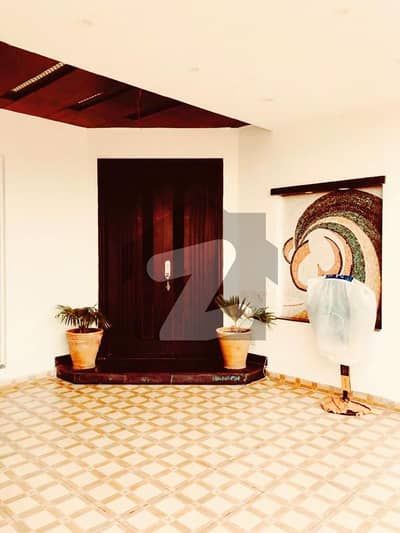 1 KANAL UPPER PORTION AVAILABLE FOR RENT IN DHA PHASE 6