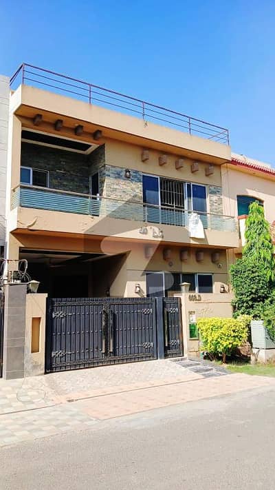 ڈی ایچ اے فیز 5 ڈیفنس (ڈی ایچ اے),لاہور میں 3 کمروں کا 5 مرلہ مکان 1.15 لاکھ میں کرایہ پر دستیاب ہے۔