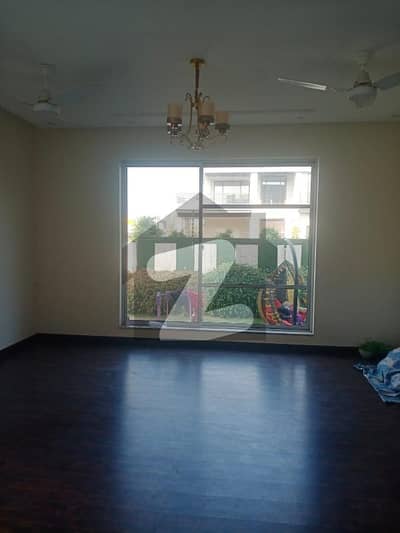 ڈی ایچ اے فیز 7 - بلاک کیو فیز 7,ڈیفنس (ڈی ایچ اے),لاہور میں 5 کمروں کا 1 کنال مکان 7.75 کروڑ میں برائے فروخت۔