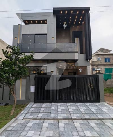 پارک ویو سٹی - ٹولپ اوورسیز پارک ویو سٹی,لاہور میں 4 کمروں کا 5 مرلہ مکان 1.9 کروڑ میں برائے فروخت۔ پارک ویو سٹی - ٹولپ اوورسیز پارک ویو سٹی,لاہور میں 4 کمروں کا 5 مرلہ مکان 1.9 کروڑ میں برائے فروخت۔