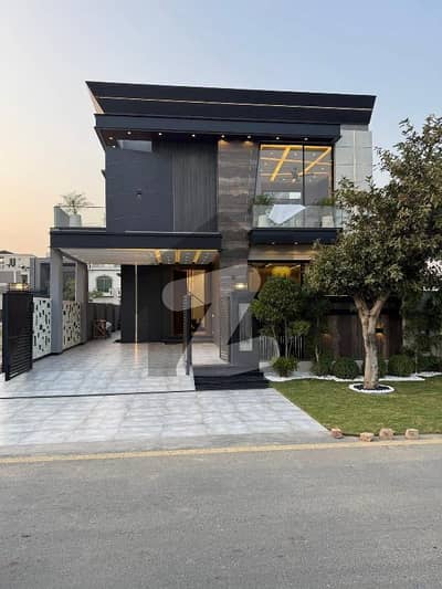 10 MARLAl Like New Modern Design Luxury House Available For Rent Hot location 10 MARLAl Like New Modern Design Luxury House Available For Rent Hot location