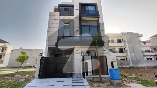 اتحاد ٹاؤن فیز ١ اتحاد ٹاؤن,رائیونڈ روڈ,لاہور میں 4 کمروں کا 5 مرلہ مکان 3.1 کروڑ میں برائے فروخت۔