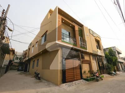 نیو سُپر ٹاؤن لاہور میں 3 کمروں کا 3 مرلہ مکان 1.85 کروڑ میں برائے فروخت۔