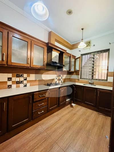 E-11 Beautiful upper portion with separate Gas Electric Mater