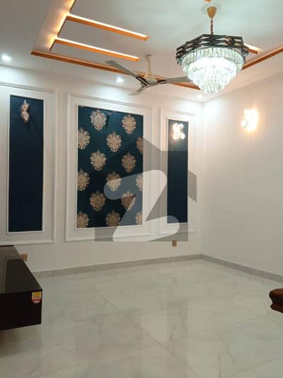 لیک سٹی۔ سیکٹر ایم 7 ۔ بلاک سی 1 لیک سٹی ۔ سیکٹرایم ۔ 7,لیک سٹی,رائیونڈ روڈ,لاہور میں 3 کمروں کا 5 مرلہ مکان 2.4 کروڑ میں برائے فروخت۔