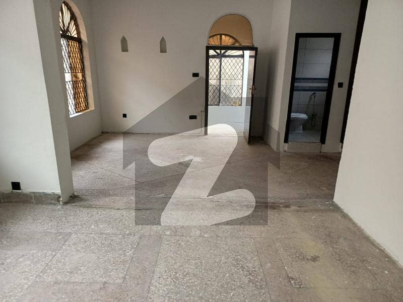 ایف ۔ 7 اسلام آباد میں 2 کمروں کا 1 کنال بالائی پورشن 1.4 لاکھ میں کرایہ پر دستیاب ہے۔ ایف ۔ 7 اسلام آباد میں 2 کمروں کا 1 کنال بالائی پورشن 1.4 لاکھ میں کرایہ پر دستیاب ہے۔