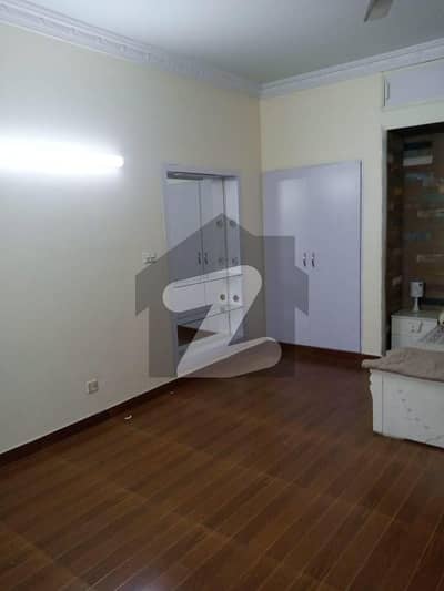 ڈی ایچ اے فیز 5 ڈی ایچ اے ڈیفینس,کراچی میں 6 کمروں کا 1 کنال مکان 12.0 کروڑ میں برائے فروخت۔