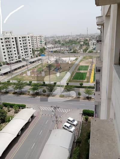 عسکری 11 ۔ سیکٹر بی اپارٹمنٹس عسکری 11,عسکری,لاہور میں 3 کمروں کا 10 مرلہ فلیٹ 1.2 لاکھ میں کرایہ پر دستیاب ہے۔