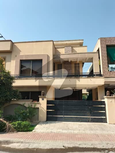 بحریہ ٹاؤن فیز 5 بحریہ ٹاؤن راولپنڈی,راولپنڈی میں 5 کمروں کا 10 مرلہ مکان 4.25 کروڑ میں برائے فروخت۔ بحریہ ٹاؤن فیز 5 بحریہ ٹاؤن راولپنڈی,راولپنڈی میں 5 کمروں کا 10 مرلہ مکان 4.25 کروڑ میں برائے فروخت۔