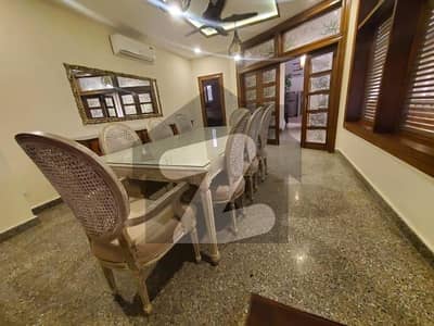 ایف ۔ 7 اسلام آباد میں 7 کمروں کا 1 کنال مکان 18.0 لاکھ میں کرایہ پر دستیاب ہے۔