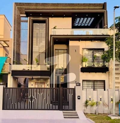 Get This Amazing Prime Location 10 Marla House Available In Citi Housing Society