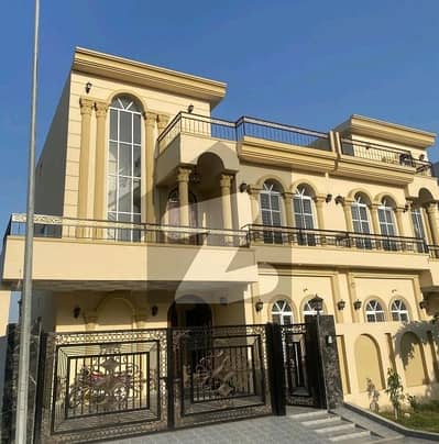 Prime Location House Of 10 Marla Is Available For sale