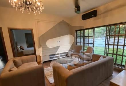 ایف ۔ 7 اسلام آباد میں 4 کمروں کا 2 کنال مکان 13.5 لاکھ میں کرایہ پر دستیاب ہے۔