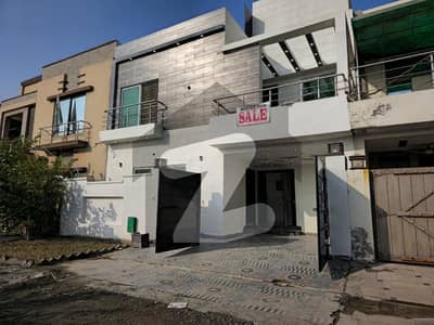 Live Your Luxury Lifestyle | 5 Marla Like Brand New House in Hot Location Bahria Town Lahore
