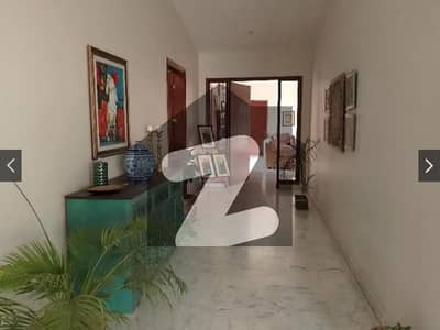 ڈی ایچ اے فیز 8 ڈی ایچ اے ڈیفینس,کراچی میں 3 کمروں کا 2 کنال بالائی پورشن 3.7 لاکھ میں کرایہ پر دستیاب ہے۔