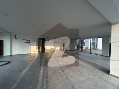 OFFICE AVAILABLE FOR RENT IN 200 YARDS CORNER BUILDING