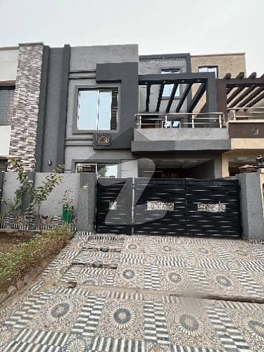 بحریہ ٹاؤن سیکٹرڈی بحریہ ٹاؤن,لاہور میں 3 کمروں کا 5 مرلہ مکان 2.0 کروڑ میں برائے فروخت۔ بحریہ ٹاؤن سیکٹرڈی بحریہ ٹاؤن,لاہور میں 3 کمروں کا 5 مرلہ مکان 2.0 کروڑ میں برائے فروخت۔