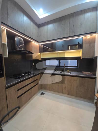 ڈی ایچ اے 9 ٹاؤن ۔ بلاک اے ڈی ایچ اے 9 ٹاؤن,ڈیفنس (ڈی ایچ اے),لاہور میں 3 کمروں کا 5 مرلہ مکان 2.4 کروڑ میں برائے فروخت۔