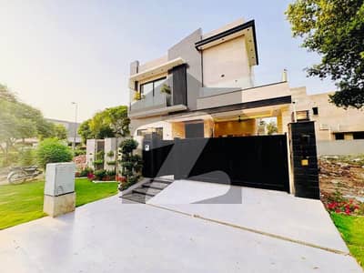 10 MARLA BEAUTIFUL HOUSE FOR SALE IN DHA PHASE 4 KK BLOCK.