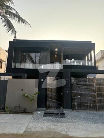 ڈی ایچ اے فیز 5 ڈی ایچ اے ڈیفینس,کراچی میں 5 کمروں کا 1 کنال مکان 15.5 کروڑ میں برائے فروخت۔