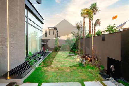 1 Kanal Top Quality Build Luxurious Beautiful Modern Design Villa With Basement For Sale In DHA Lahore Phase 6 Prime Location