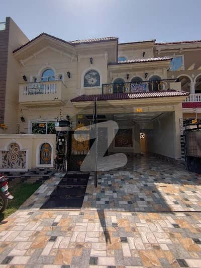 10 Marla brand New house for sale