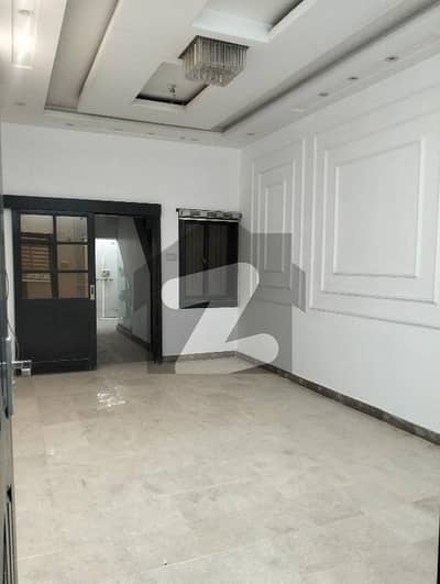 فیڈرل بی ایریا ۔ بلاک 15 فیڈرل بی ایریا,کراچی میں 5 کمروں کا 5 مرلہ مکان 2.95 کروڑ میں برائے فروخت۔