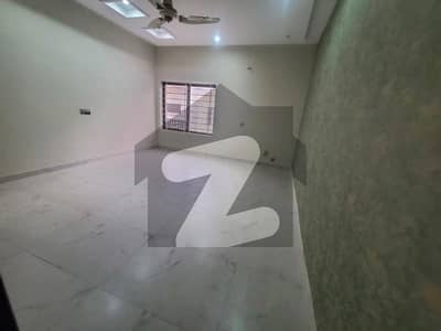 ایف ۔ 6 اسلام آباد میں 4 کمروں کا 1 کنال مکان 10.0 لاکھ میں کرایہ پر دستیاب ہے۔