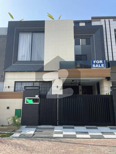 بحریہ ٹاؤن سیکٹر ای بحریہ ٹاؤن,لاہور میں 3 کمروں کا 5 مرلہ مکان 2.1 کروڑ میں برائے فروخت۔ بحریہ ٹاؤن سیکٹر ای بحریہ ٹاؤن,لاہور میں 3 کمروں کا 5 مرلہ مکان 2.1 کروڑ میں برائے فروخت۔