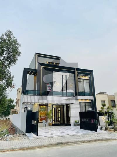 10 Marla Brand New Modern Elevation Luxury House Available For Sale In Bahria Town Lahore.