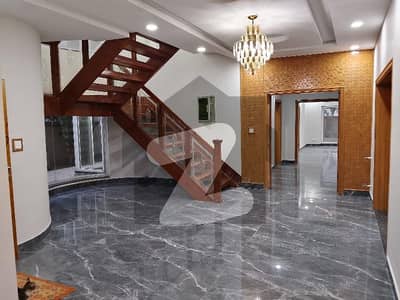 بحریہ گارڈن سٹی - زون 1 بحریہ گارڈن سٹی,بحریہ ٹاؤن,اسلام آباد میں 7 کمروں کا 2 کنال مکان 4.35 لاکھ میں کرایہ پر دستیاب ہے۔