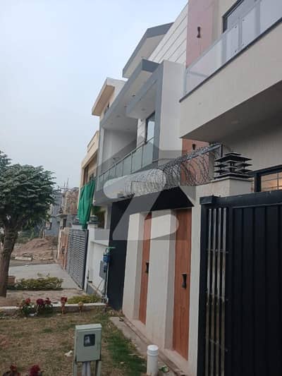 ایم پی سی ایچ ایس - بلاک سی 1 ایم پی سی ایچ ایس ۔ ملٹی گارڈنز,بی ۔ 17,اسلام آباد میں 4 کمروں کا 5 مرلہ مکان 2.5 کروڑ میں برائے فروخت۔ ایم پی سی ایچ ایس - بلاک سی 1 ایم پی سی ایچ ایس ۔ ملٹی گارڈنز,بی ۔ 17,اسلام آباد میں 4 کمروں کا 5 مرلہ مکان 2.5 کروڑ میں برائے فروخت۔