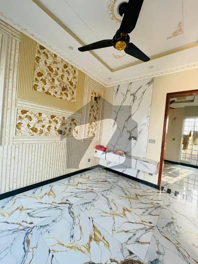 یونین گرین کالج روڈ,لاہور میں 4 کمروں کا 3 مرلہ مکان 1.65 کروڑ میں برائے فروخت۔