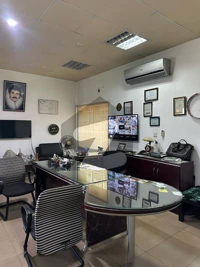 فیروزپور روڈ لاہور میں 11 کمروں کا 8 کنال فیکٹری 18.0 کروڑ میں برائے فروخت۔