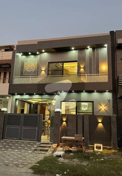DHA RAHBAR PH 11 SECTOR 2 5 MARLA MODERN HOUSE READY FOR THE SALE 50FT ROAD NEAR BY MOSQUE AND PLAY AREA COMMERCIAL MARKET