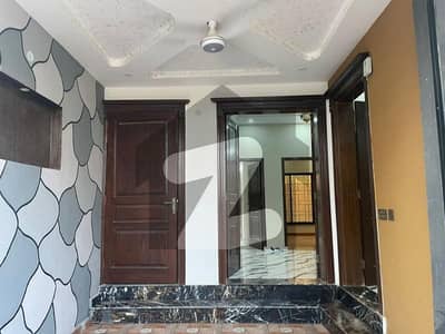 پارک ویو سٹی لاہور میں 1 کمرے کا 5 مرلہ زیریں پورشن 37.0 ہزار میں کرایہ پر دستیاب ہے۔