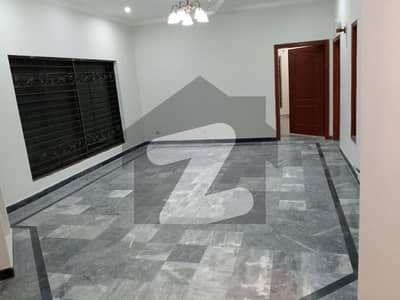 ڈی ایچ اے فیز 5 ڈیفنس (ڈی ایچ اے),لاہور میں 5 کمروں کا 1 کنال مکان 2.9 لاکھ میں کرایہ پر دستیاب ہے۔