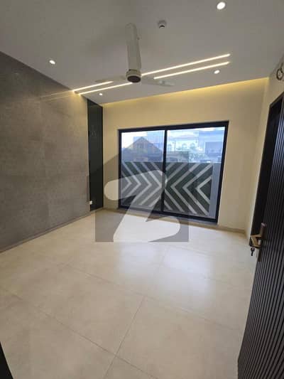 ڈی ایچ اے 9 ٹاؤن ۔ بلاک ڈی ڈی ایچ اے 9 ٹاؤن,ڈیفنس (ڈی ایچ اے),لاہور میں 3 کمروں کا 5 مرلہ مکان 2.4 کروڑ میں برائے فروخت۔ ڈی ایچ اے 9 ٹاؤن ۔ بلاک ڈی ڈی ایچ اے 9 ٹاؤن,ڈیفنس (ڈی ایچ اے),لاہور میں 3 کمروں کا 5 مرلہ مکان 2.4 کروڑ میں برائے فروخت۔