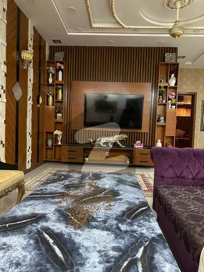 ائیر لائن ہاؤسنگ سوسائٹی لاہور میں 7 کمروں کا 1 کنال مکان 6.8 کروڑ میں برائے فروخت۔ ائیر لائن ہاؤسنگ سوسائٹی لاہور میں 7 کمروں کا 1 کنال مکان 6.8 کروڑ میں برائے فروخت۔