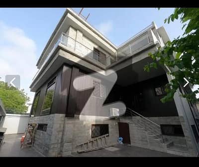 کلفٹن ۔ بلاک 7 کلفٹن,کراچی میں 10 کمروں کا 1 کنال مکان 28.5 کروڑ میں برائے فروخت۔