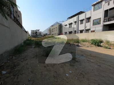 PLOT FOR SALE 500 YARDS DHA PHASE 8 OUTCLASS LOCATION BEST FOR HOMEMAKERS