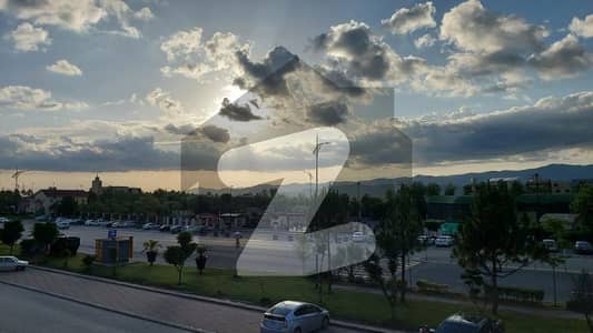 First Floor Near to Main Gate Market Well Managed Building First Floor Near to Main Gate Market Well Managed Building