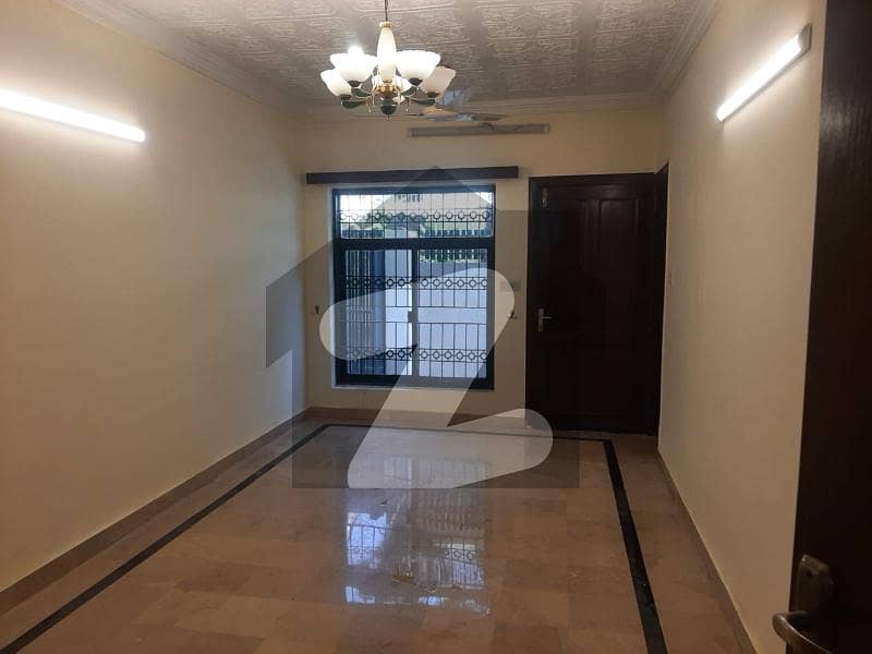 G11/CONER HOUSE TRIPLE STORY FOR SALE PRIME LOCATION G11/CONER HOUSE TRIPLE STORY FOR SALE PRIME LOCATION