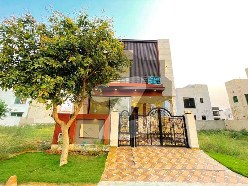 ڈی ایچ اے 9 ٹاؤن ڈیفنس (ڈی ایچ اے),لاہور میں 3 کمروں کا 5 مرلہ مکان 2.4 کروڑ میں برائے فروخت۔ ڈی ایچ اے 9 ٹاؤن ڈیفنس (ڈی ایچ اے),لاہور میں 3 کمروں کا 5 مرلہ مکان 2.4 کروڑ میں برائے فروخت۔