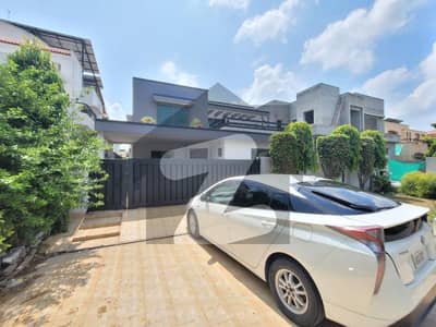 Well Maintained One Kanal Fresh Renovated Bungalow Near Park And Market