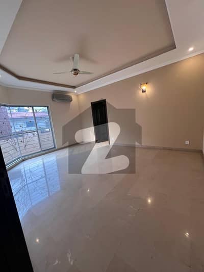 ماڈل ٹاؤن ۔ بلاک ڈی ماڈل ٹاؤن,لاہور میں 2 کمروں کا 1 کنال زیریں پورشن 1.6 لاکھ میں کرایہ پر دستیاب ہے۔