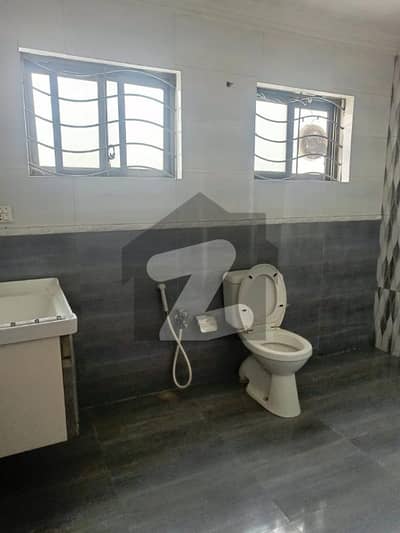 ایف ۔ 8 اسلام آباد میں 4 کمروں کا 1 کنال مکان 5.0 لاکھ میں کرایہ پر دستیاب ہے۔