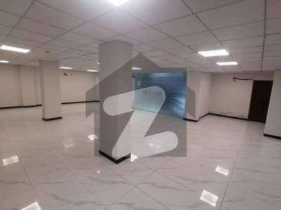 گلبرگ گرینز گلبرگ,اسلام آباد میں 8 مرلہ دفتر 1.9 لاکھ میں کرایہ پر دستیاب ہے۔